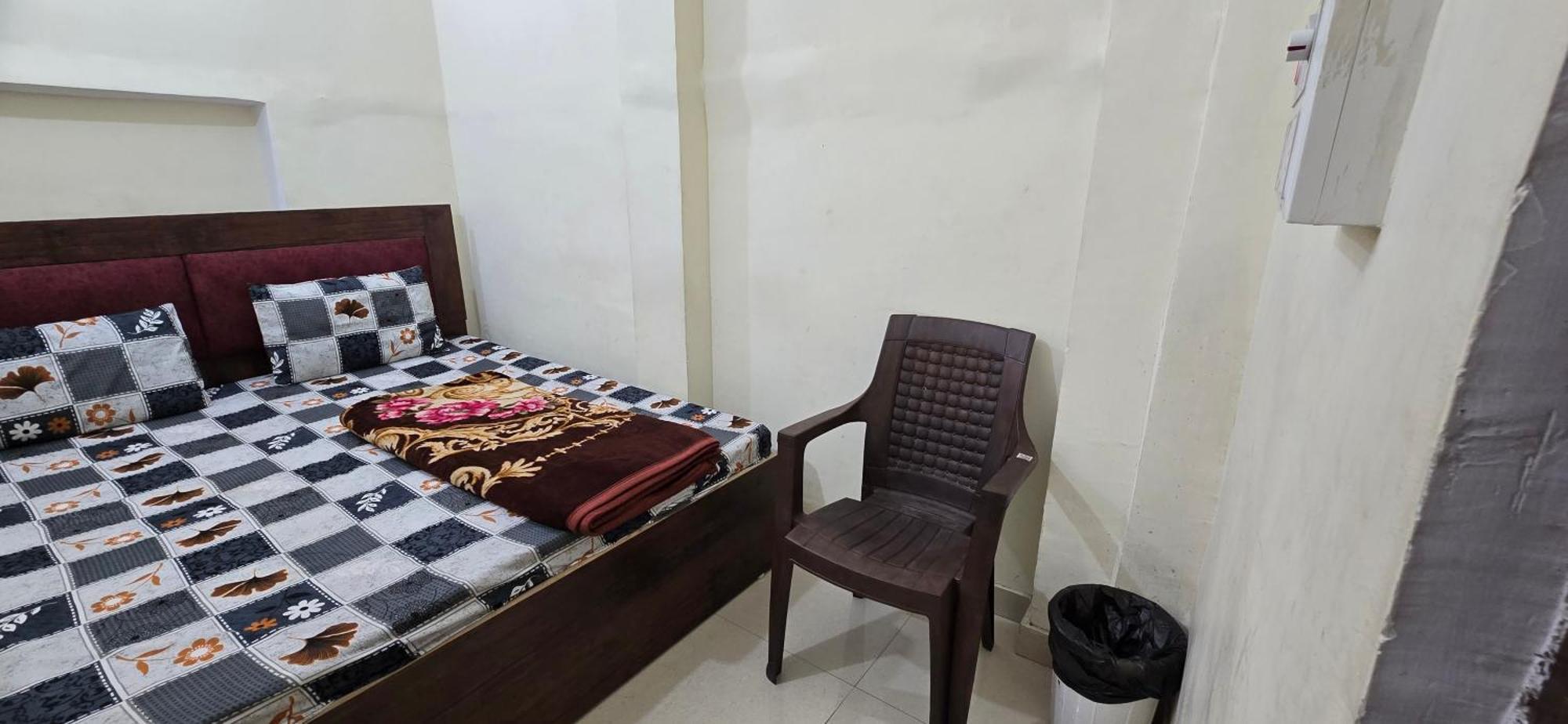 Ramlala Paying Guest House Stay Just 100M From Saryu Ghat, Ayodhya מראה חיצוני תמונה