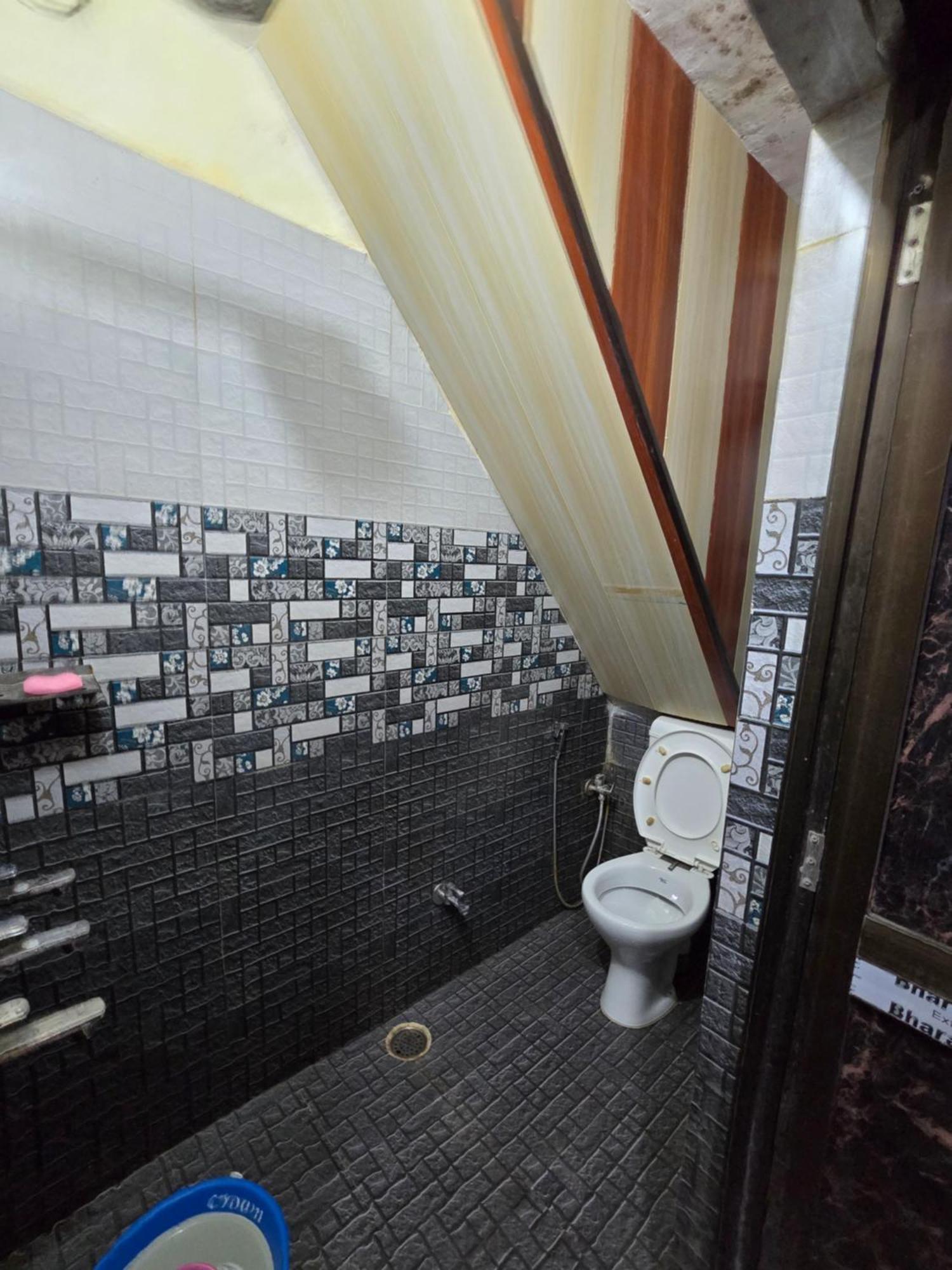 Ramlala Paying Guest House Stay Just 100M From Saryu Ghat, Ayodhya מראה חיצוני תמונה