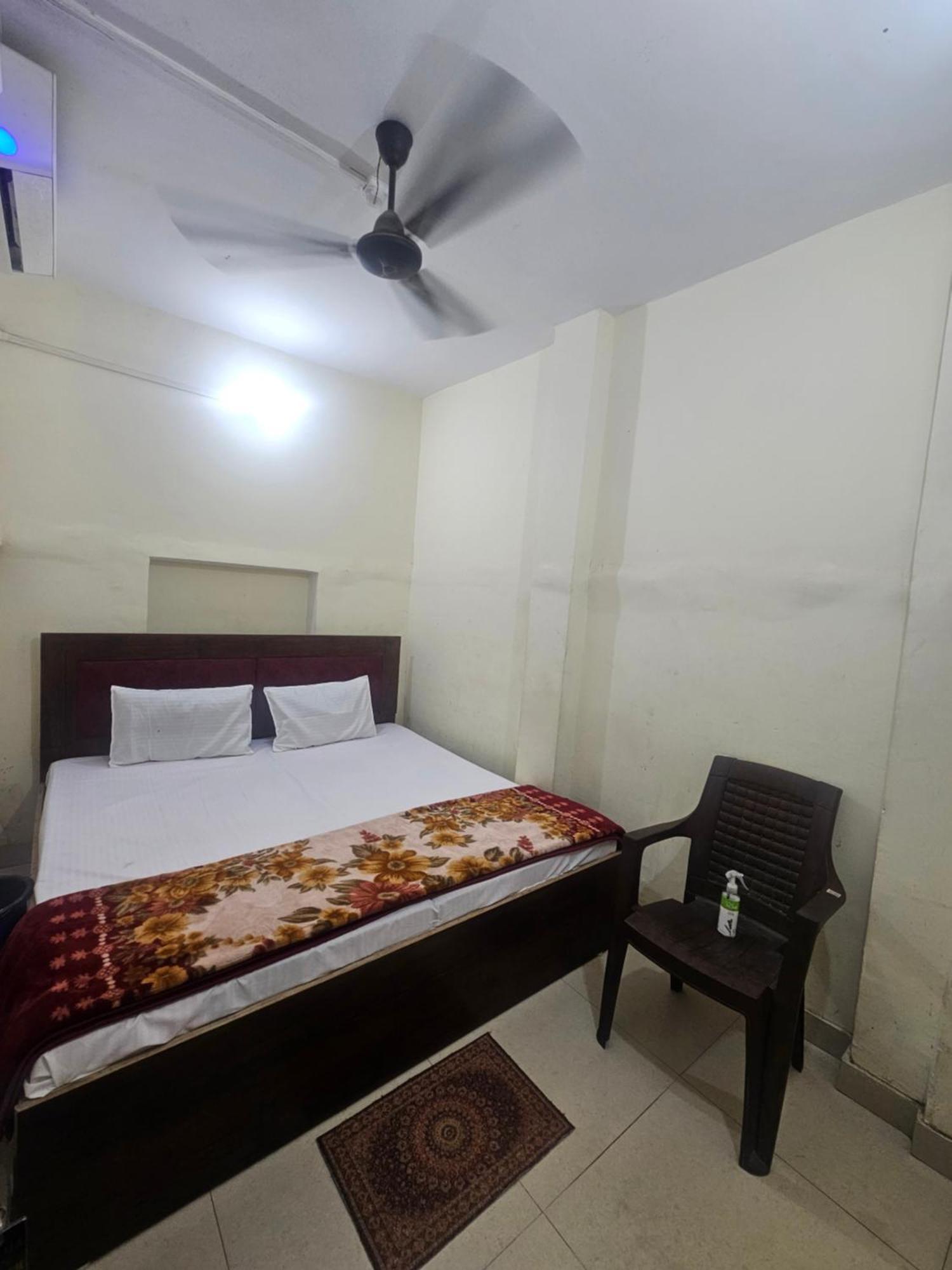 Ramlala Paying Guest House Stay Just 100M From Saryu Ghat, Ayodhya מראה חיצוני תמונה